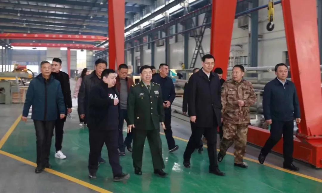 湖北省軍區(qū)、隨州市黨委領導人指導程力專汽產(chǎn)業(yè)走高質(zhì)量發(fā)展之路