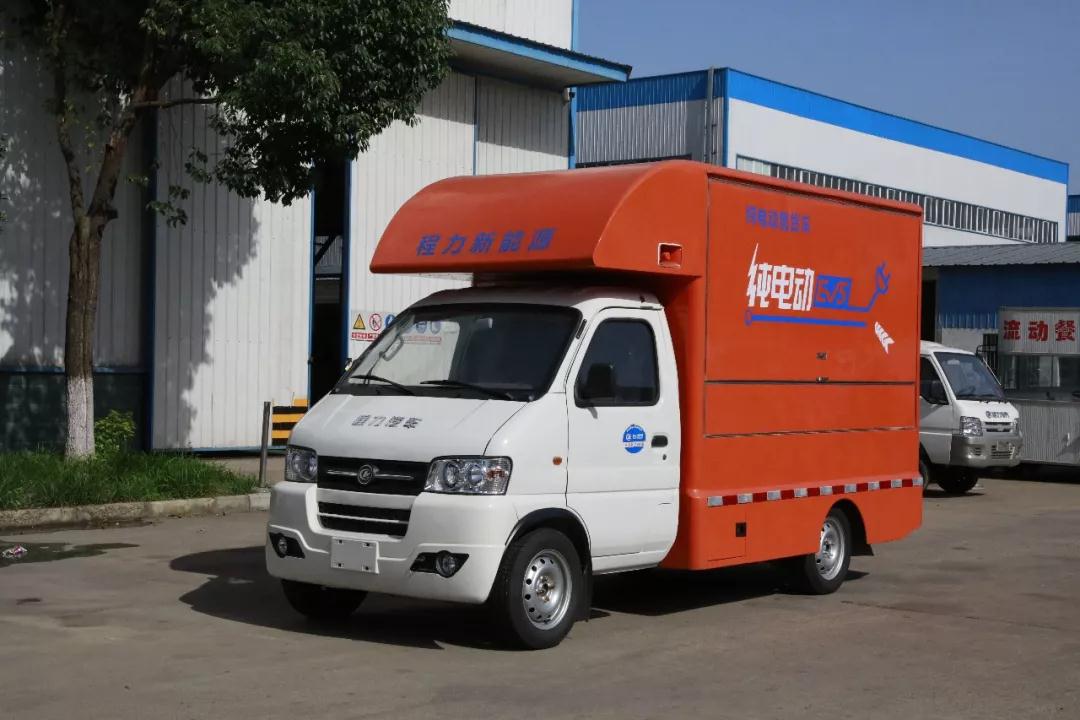 程力新能源人工智能搶險救援車首批訂單圓滿交車，為國家電網(wǎng)提供一流產(chǎn)品