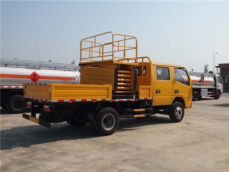 東風(fēng)8米、10米升降平臺(tái)車