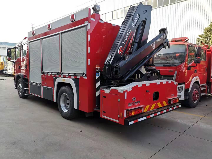 國(guó)六豪沃搶險(xiǎn)救援消防車